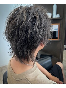 フロー(f. Row) 夏のメンズヘアスタイル