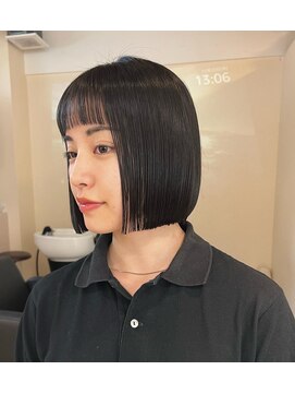 ホテリー(Hotely) ブリーチなしカラー20代ショートボブ代官山