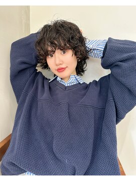 ホロ(hollo) マッシュパーマプードルパーマスパイラルパーマウルフパーマ