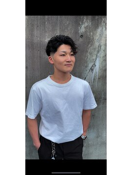 バニラプラスパワーズ(Vanilla + POWERS) スキンフェード＋リバースパーマ