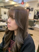 ベレッタ 枚方店(veretta.)&nbsp;アッシュハイライト　担当齊藤/顔周りレイヤー/ウェーブロング