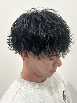 ヒュイル バイ ニアウ(Hwyl by Niau) 波巻きスパイラルパーマメンズカットマッシュツイストスパイラル