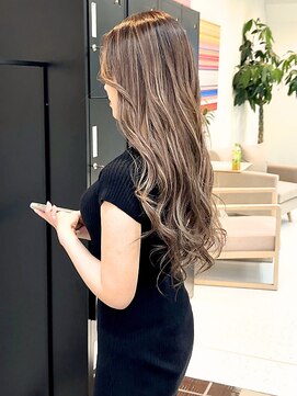 エトレ(etore) 柔らかカール×透明感カラーグレージュ