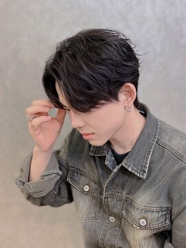 ジーナ 天神(Zina) ツイスパ×センターパート