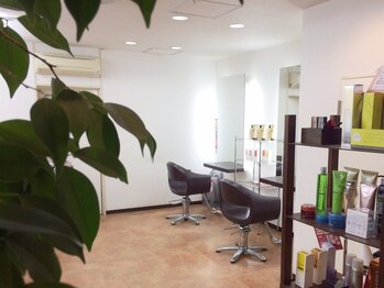 クルークラブリーノ(CREW CLUB Rino)の写真/ヘアリセッターを使ったくせ毛ケアが人気のサロン♪落ち着いた空間でお悩みも相談しやすい◇