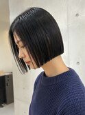 大人美人の切りっぱなしボブ