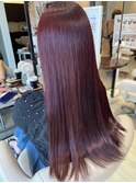 艶感ワインレッドの美髪ロング