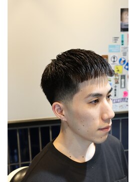 ツーエイチ 新宿(2H) 新宿/クロップ/スキンフェード/フェード/新宿駅/新宿理容室