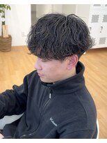 ビカム 名駅(become)&nbsp;緩め波巻きツイスパ縦落ちマッシュショート刈り上げ名古屋メンズ