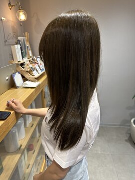 キュー(CEU) 艶と手触りが良い大人ロングヘア