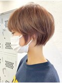 ショートカットくびれショート前下がりボブベージュカラー40代●
