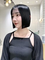 ホロ(hollo)&nbsp;タッセルボブ_ミニボブ_縮毛矯正ボブ_切りっぱなしボブ_黒髪ボブ