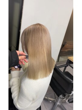 スワイ(SWAY) ホワイトカラー/岡山/ケアブリーチ/ダブルカラーハイトーンカラ