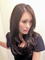 ハグ ニシコヤマ アトリエ(hug nishikoyama atelier)&nbsp;大きなカール大人ロングくびれヘアかきあげカーキグレージュ