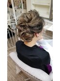 大人っぽいラフなアップヘア