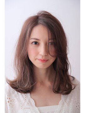 ソーホー ニューヨーク シズオカ(SOHO newyork SHIZUOKA) 斜めバングで大人綺麗なナチュラルロング