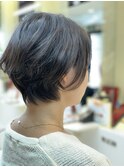 20代30代40代 ひし形耳掛け前下がりショートボブ アッシュ