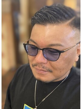 クラッパーフォーヘア(craqper for hair) ８：２ フェード スタイル