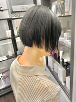 トレス(TRESS)&nbsp;ショートヘア　ミニボブ　黒髪　前下がりボブ　原宿　表参道