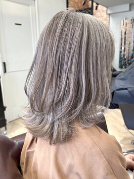 ハーツ(Heart's) 白髪ぼかし/脱白髪染めカラー/ミディアムレイヤー/似合うカット