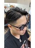 海外メンズ七三分けスキンフェードバーバースタイル