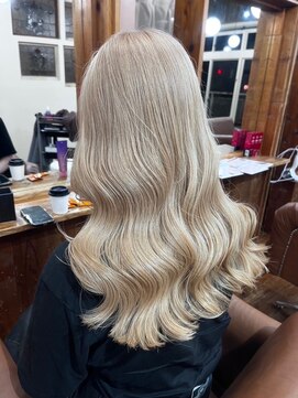 クロエバイラヴィズム 三条店(CLOE by LUVISM) ホワイトベージュ