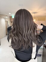 アミア(amia)&nbsp;シアグレージュ×コントラストハイライト