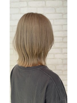 ビス ヘア アンド ビューティー 西新井店(Vis Hair＆Beauty) 20代30代外ハネボブミルクティベージュ