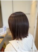 秋冬に人気のブラウンカラーで、自然なツヤ感をプラス。