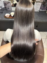 ツインエイトプラス(Twin eight plus+)&nbsp;加工無しでこのツヤが叶う髪質再生するバイカルテトリートメント