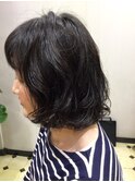 大人可愛いパーマミディーボブ