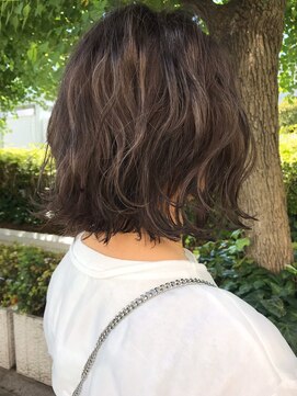 フロート 小阪店(float) ゆるウェーブ_クールショート　ピンクグレージュ　ボブルフ