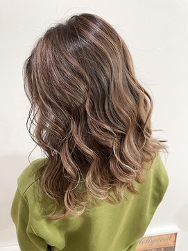 キュー(cue) 【cue】大人気!!cueオリジナルバレイヤージュ×ベージュ