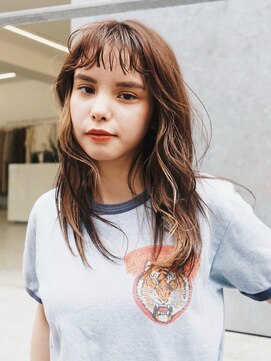 エリマ 調布(elima) イヤリングカラー×ウェーブセミディ