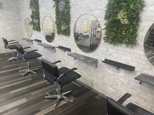 隣の席が近くなく、ゆったり過ごせます。