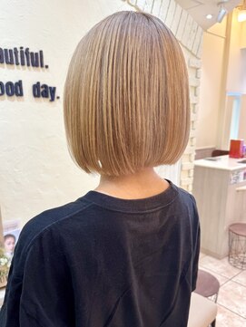 ヴィサージュファイン(VISAGE fine) ブリーチベースのナチュラルベージュ