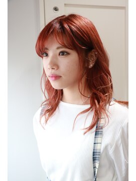 マクナリー(McNally) 透明感ピンクで柔らかヘアに