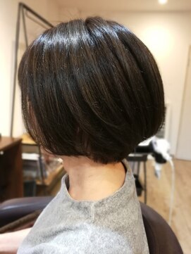 ハロ(HALO) 前上がりショート