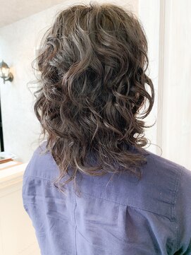 キャアリー(Caary) 福山市パーマ人気キャアリー仕上げ簡単楽しめるウェーブ