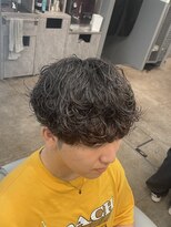ノイセル 西本町(Noisyle) ブルーブラックフェザーパーマ刈り上げセンターパートｙ