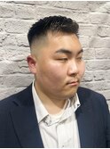 スーツに合わせやすいフェードショート