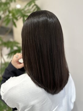 アンベリールフルー(EMBELLIR fleur) 酸性ストレートでうねりを抑えて柔らかさらツヤ髪へ30代40代50代