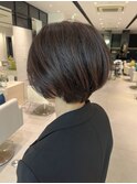 大人くびれ前下がりショートボブ