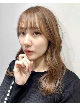 ヘアワン(HAIR One) ミディアムロングと透明感ベージュ