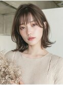 【ブルベ夏20代】ベージュブラウンのくびれ外ハネミディ