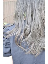 ピースリーヘア バイ カーサ(peathree.hair by CASA)&nbsp;ダークグレー×ツヤロング