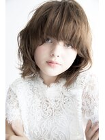 ビューティーアンドケアカロン(Beauty and Care CALON)&nbsp;【銀座】曖昧な長さの前髪がポイントふんわりミディアムスタイル