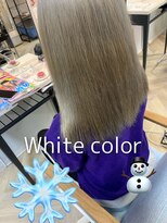 ビーチ(Beach)&nbsp;ホワイト系カラー　小顔／オリーブカラー／ハイライトカラー