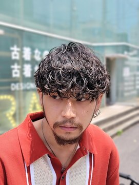 フィフス 原宿(fifth) 波巻きスパイラルパーマツーブロックマッシュ黒髪スーツ