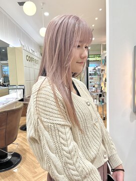 コワファースト させぼ五番街店(COIFF1RST) ホワイトピンク